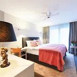 Admiral Hotel 4*