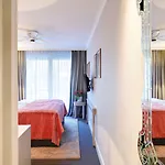 Admiral Hotel 4*