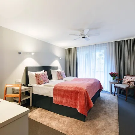 Admiral Hotel 4*