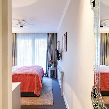 Admiral Hotel 4*