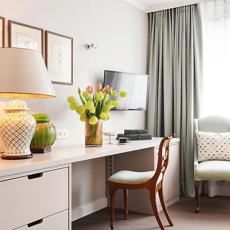 Hotel Admiral 4*