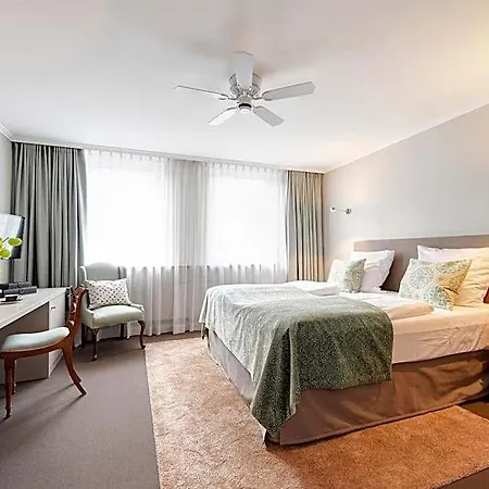 Admiral 4* München