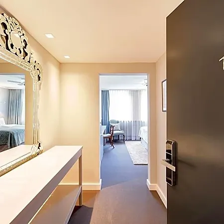 Admiral 4*
